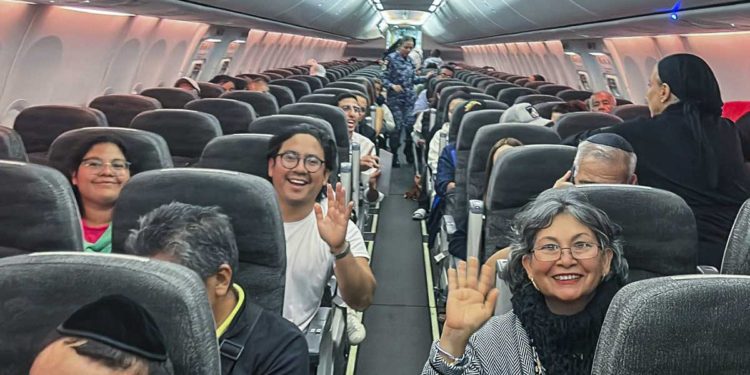 Mexicanos salen de Israel rumbo a México