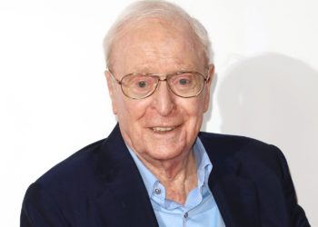 Michael Caine, actor de la película The Great Escaper anuncia su retiro a los 90 años