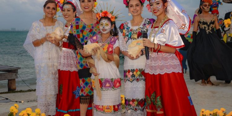 Espectacular “Hanal Pixán”, Ana Paty Peralta regresa la tradición a Puerto Juárez