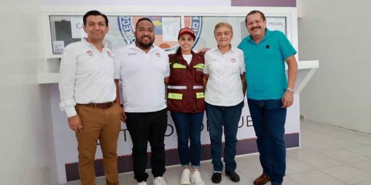 Ana Paty Peralta fortalece servicios en oficinas de protección civil