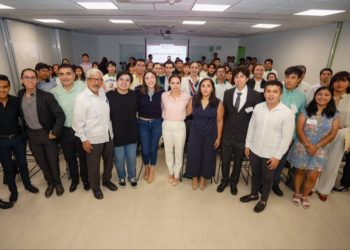 Ana Paty Peralta impulsa debate político entre la juventud cancunense