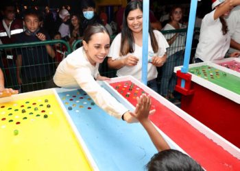 En Cancún, la navidad nos une: Ana Paty Peralta