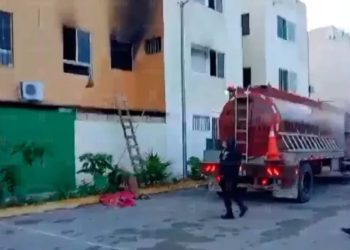 Se incendia departamento en Cielo Nuevo, Cancún