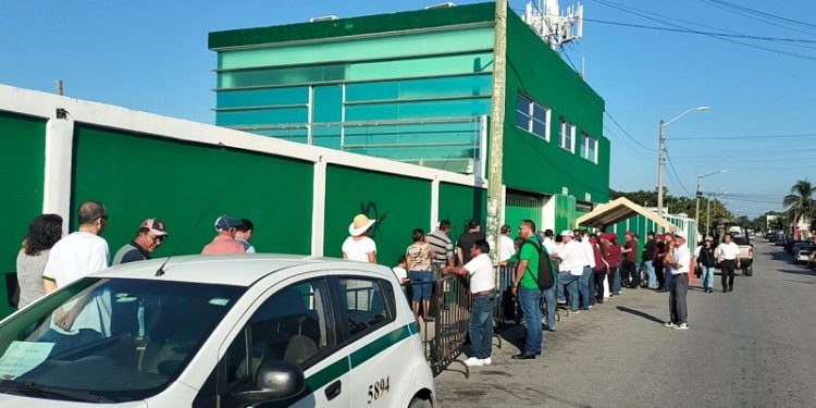 Inician las votaciones para elegir al nuevo titular del Sindicato de Taxistas Andrés Quintana Roo