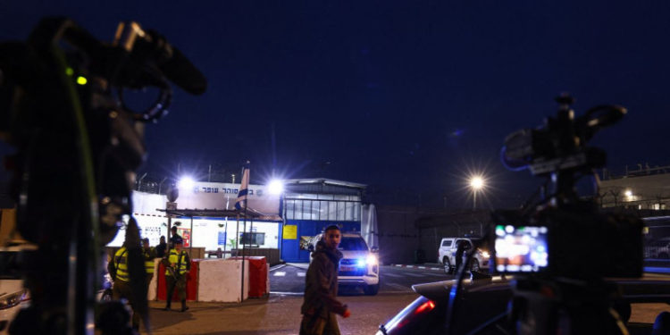 Retrasa Hámas entrega de rehenes en la frontera con Egipto