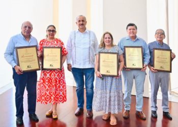 El gobernador Carlos Manuel Merino Campos reconoció a los integrantes del Comité Organizador de la Feria 2023