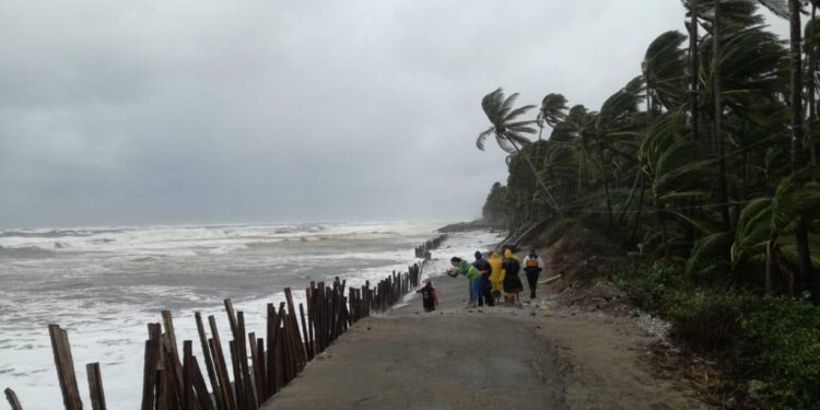 Por frente frío 9, pobladores de El Alacrán, Tabasco se quedan incomunicados y piden ayuda