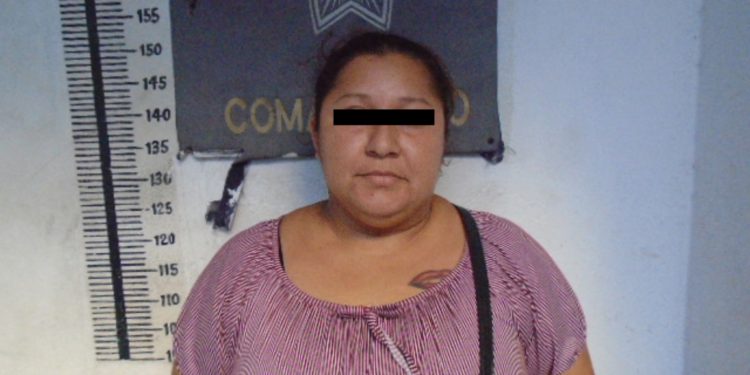 Detienen en Comalcalco a grupo de personas tras robar a un comercio local