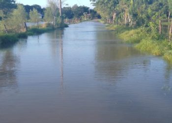 Río Usumacinta desborda varios tramos de la R/A. Esperanza