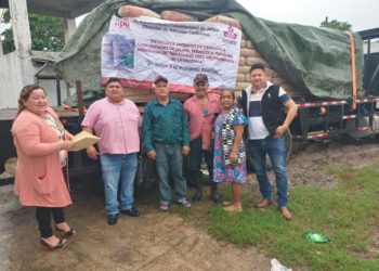 Gobierno de Jalapa continúa beneficiando a familias con entrega de cemento a bajo costo