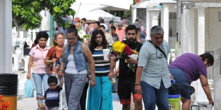 Se espera el arribo de miles de personas en panteones de la ciudad de Villahermosa, Tabasco