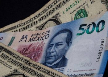 Peso ‘revive’ frente al dólar en el Día de los Muertos; arranca a 17.60 por dólar