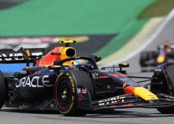 Checo Pérez finaliza en la tercera posición en el Sprint del GP de Brasil 2023