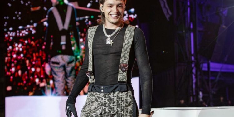 Peso Pluma abarrotó el Foro Sol donde lo denominaron como el «Rey bélico»