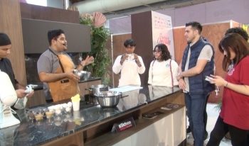 Enseña Chef tabasqueño Alex Collado a preparar brownies de cacao y chocolate