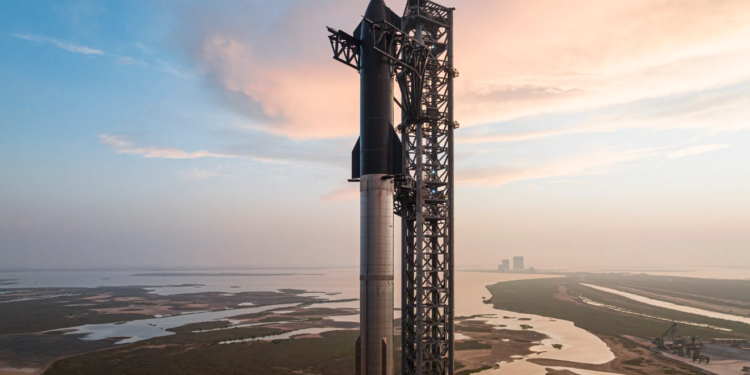 La nave espacial Starship de SpaceX explota después de despegar en su segunda prueba