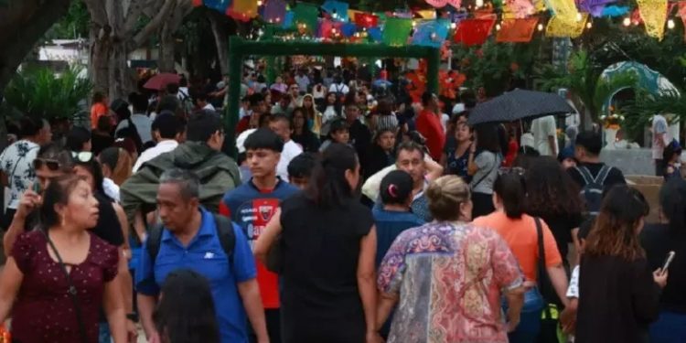 Más de 20 mil cancunenses visitaron los panteones municipales