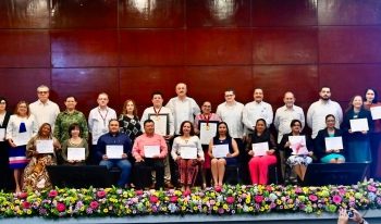 Reconoce Carlos Merino a químicos por su contribución a medicina tabasqueña