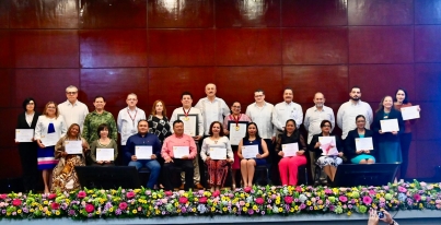 Reconoce Carlos Merino a químicos por su contribución a medicina tabasqueña