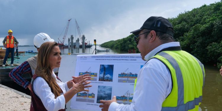 Mara Lezama supervisa avances del puente Nichupté en Cancún, una obra de beneficio social