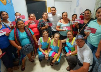 A ras de piso, atiende Pablo Bustamante a beneficiari@s de los Programas del Bienestar