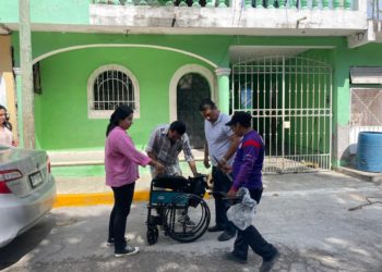 Dona Lenin Amaro, empresario y luchador social silla de ruedas