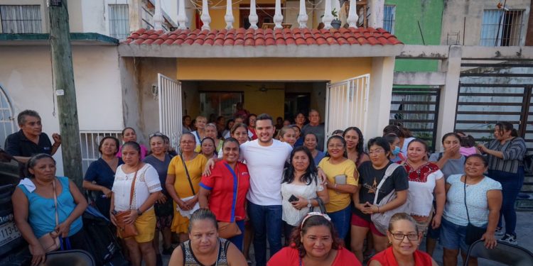 El bienestar transforma la vida de mujeres y familias cancunenses: Pablo Bustamante