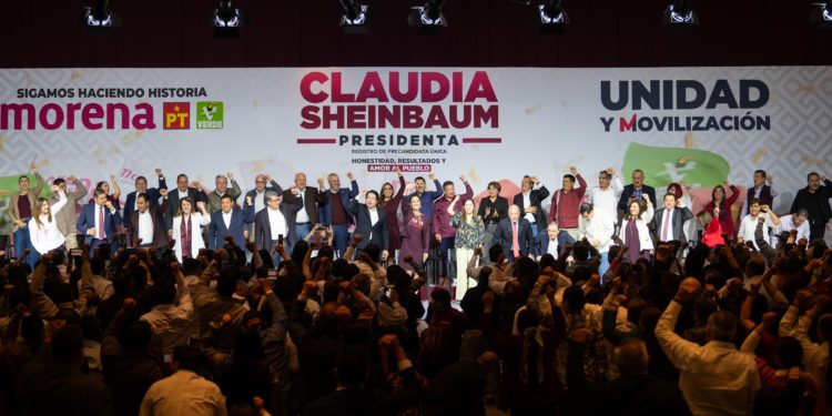 Carlos Merino y Javier May asisten a registro de Claudia Sheinbaum