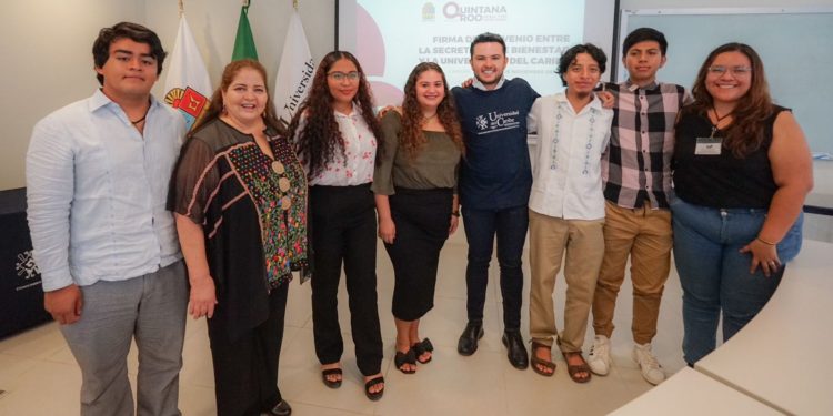 Suma Pablo Bustamante a jóvenes de la Universidad del Caribe a la transformación y el bienestar de Quintana Roo