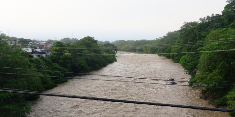 Llama Protección Civil a tomar precauciones, ante el desbordamiento de los ríos Teapa y Pichucalco