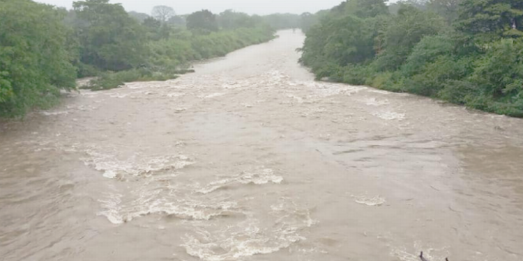 Dos ríos en alerta en Tabasco