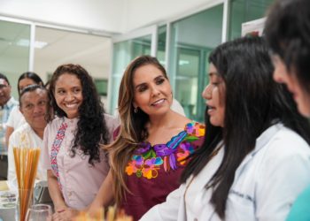 Mara Lezama anuncia becas universitarias para empoderar a las mujeres