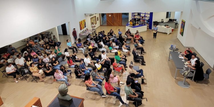 Realizan encuentro de escritores quintanarroenses en el marco del Día Nacional del Libro