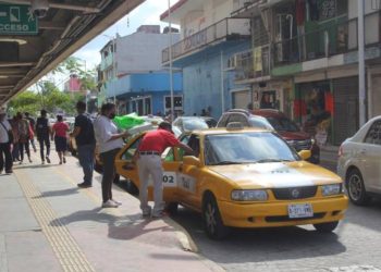 Taxistan preparan aumento en la tarifa para diciembre
