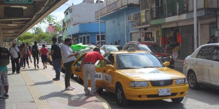 Taxistan preparan aumento en la tarifa para diciembre