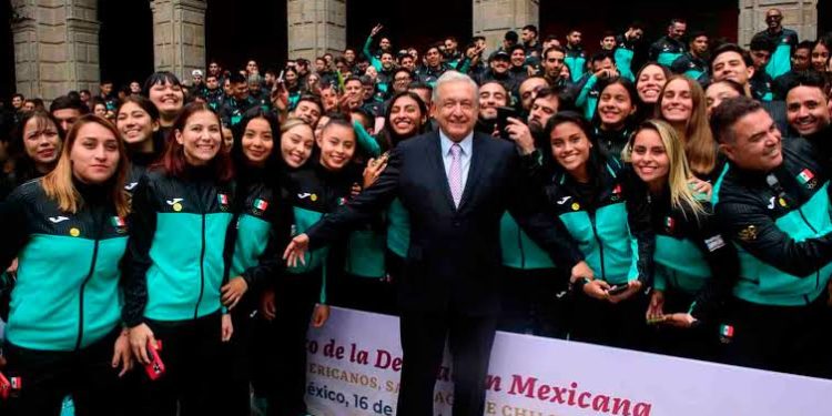 AMLO asegura que atletas de los Juegos Panamericanos 2023 recibirán 500 mdp de bienes confiscados