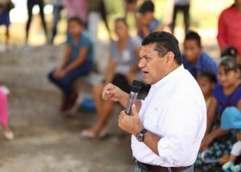 Javier May inicia recorrido por comunidades