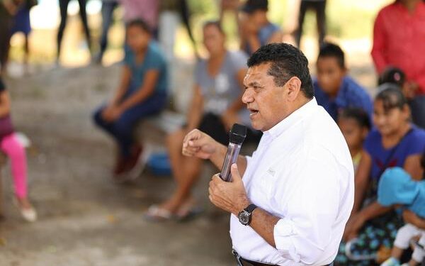 Javier May inicia recorrido por comunidades