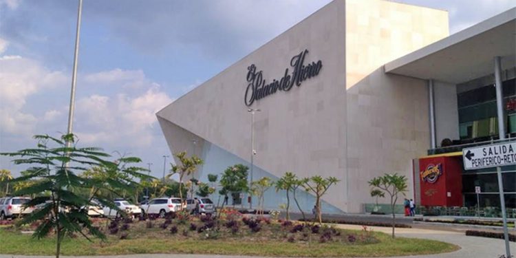 Reportan deceso de menor en Palacio de Hierro de Villahermosa