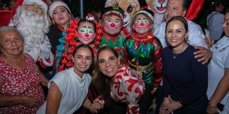 Unen Ana Paty Peralta y Mara Lezama con iluminación navideña a Cancún