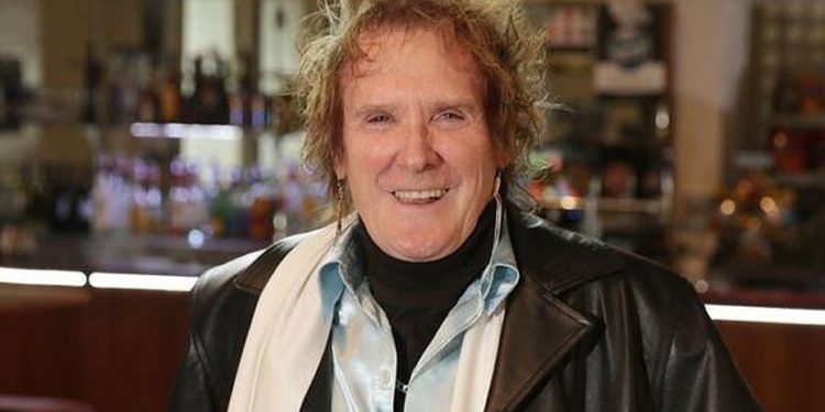 Fallece Colin Burgess, primer baterista de la banda AC