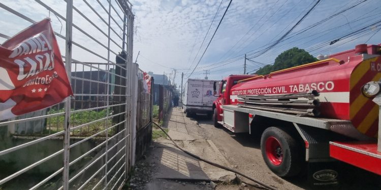 Incidente por Pirotecnia: Incendio en la Colonia Tamulte de las Barrancas en Villahermosa