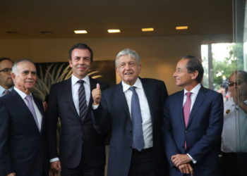 Andrés Manuel López Obrador, se reunió con los integrantes del Consejo Mexicano de Negocios en el Club de Empresarios
