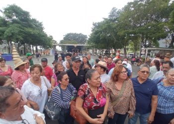 Jubilados advierten que acudirán a la «Mañanera» de AMLO por descuento del ISR en aguinaldo