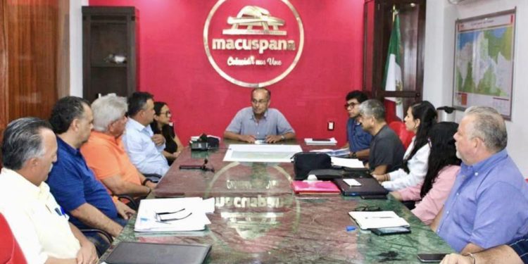 Macuspana, CONAVI y Coordinación General de la Línea FA del Tren Interoceánico, dan continuidad al proceso de reubicación de familias asentadas en el derecho de vía