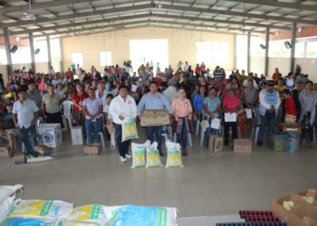 Entrega Alcalde de Jalapa 400 paquetes de pollitos de engorda en beneficio de 400 familias