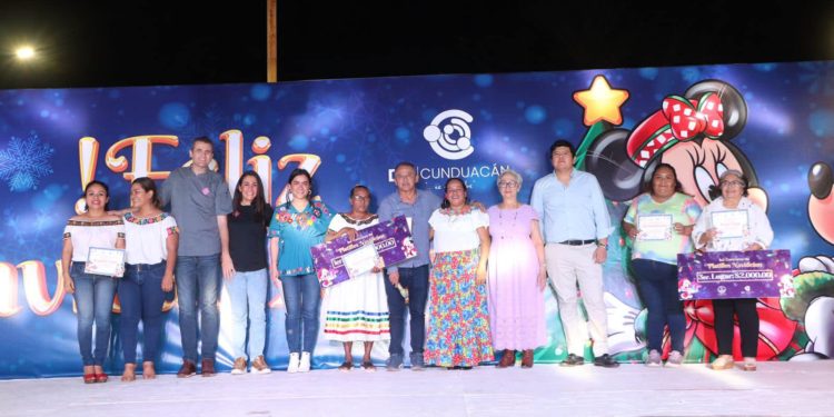 Continúan los eventos del festival navideño en Cunduacán