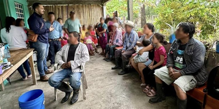 Macuspana lleva brigada de salud a familias vulnerables del Ejido Corralillo