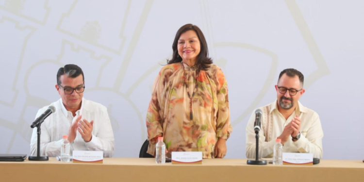 Yolanda Osuna entrega Programa Municipal de Desarrollo Urbano de Centro a Carlos Merino