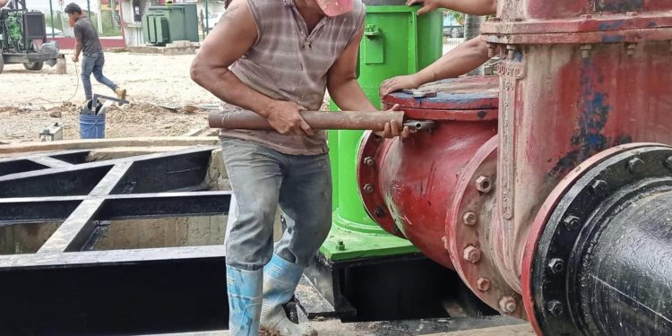 Macuspana realiza mantenimiento a instalaciones hidráulicas del cárcamo urbano de circunvalación